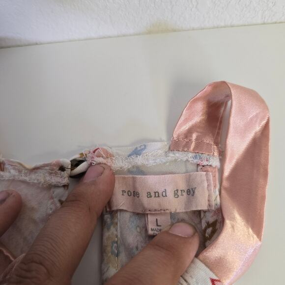 Rose and Grey Rayon Pink Banda Print Halter Top size Large - Picture 4 of 9